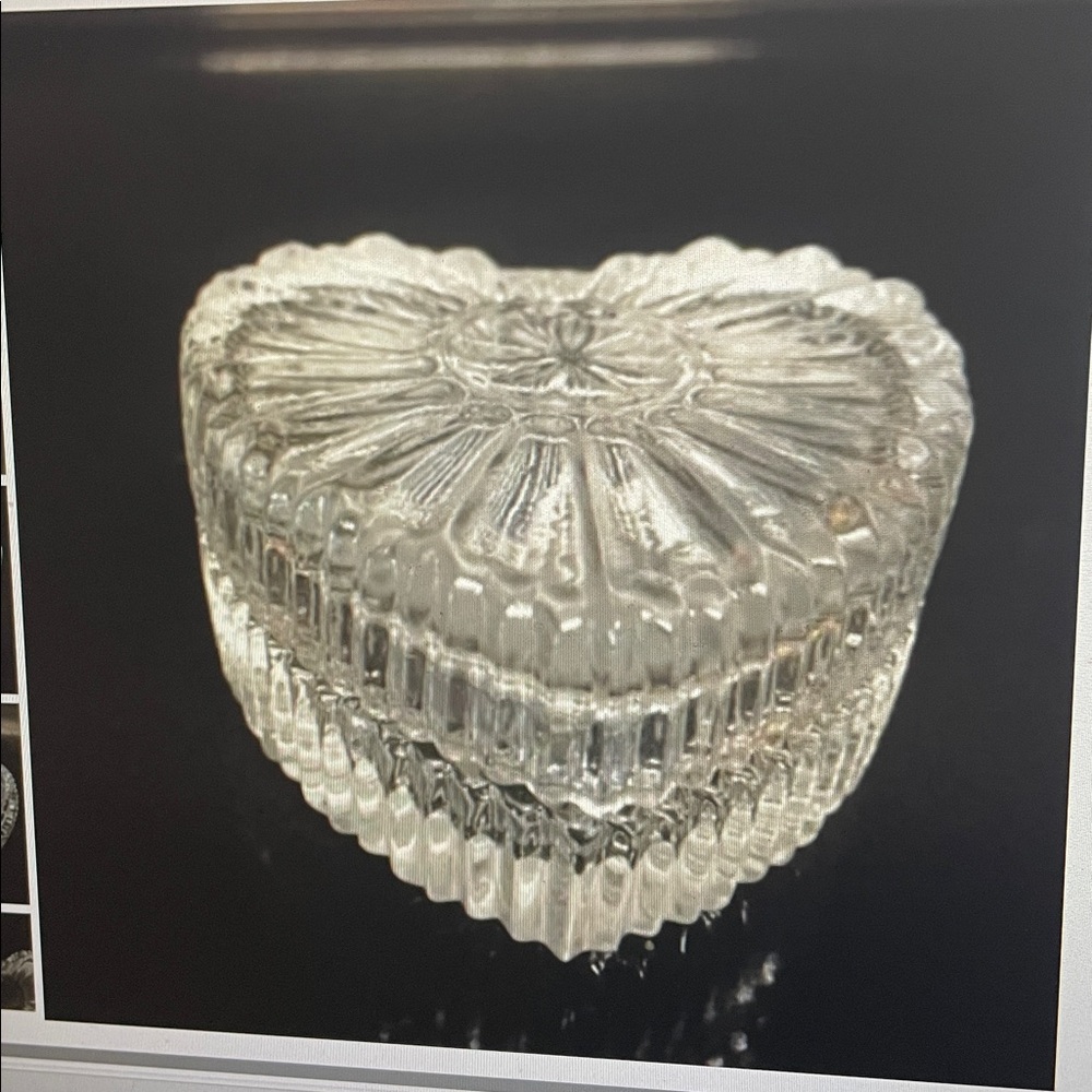 Small glass heart trinket box